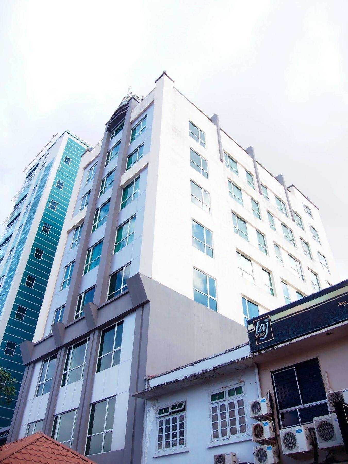 スイス ホテル アパートメント Kuala Belait エクステリア 写真